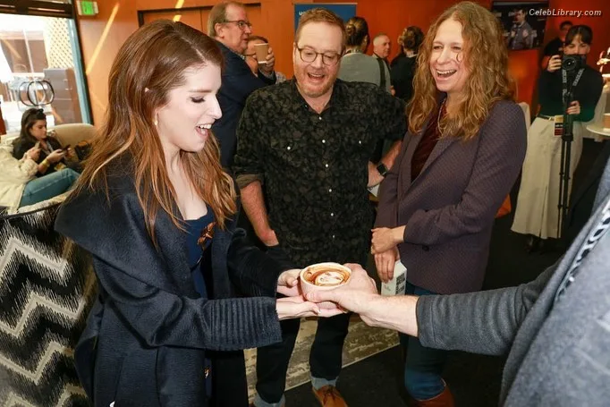 Anna Kendrick photo 20 of 1724
