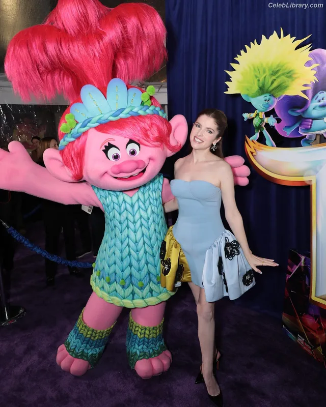 Anna Kendrick photo 21 of 1724