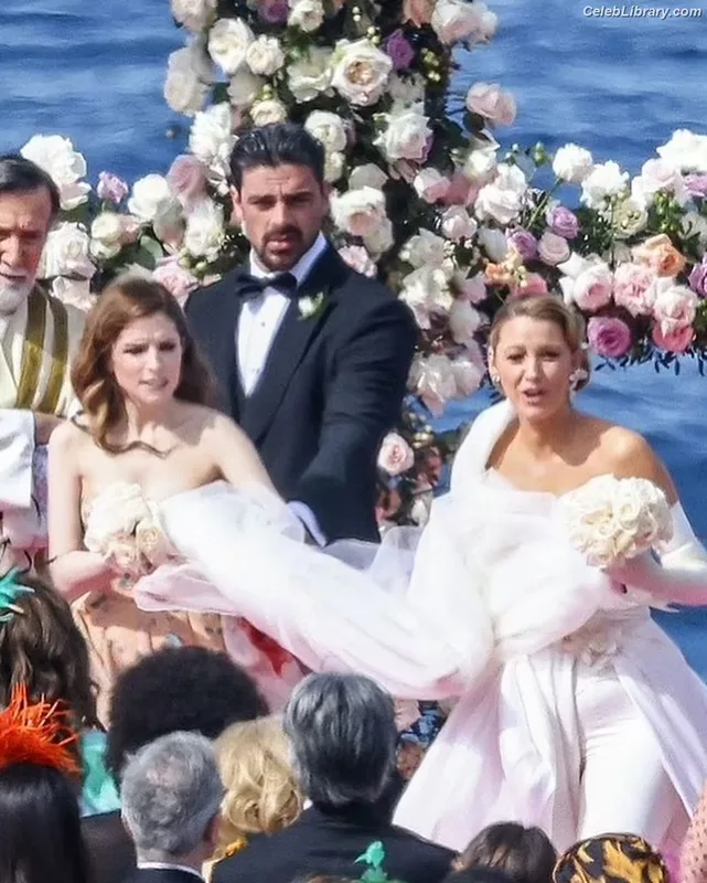 Anna Kendrick photo 7 of 1724