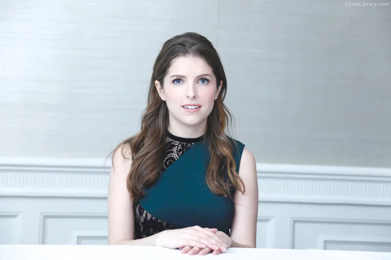 Anna Kendrick photo 12 of 1724