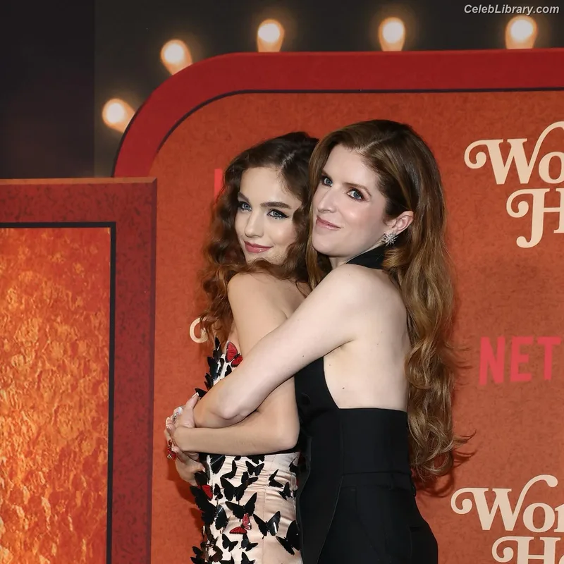 Anna Kendrick photo 17 of 1724