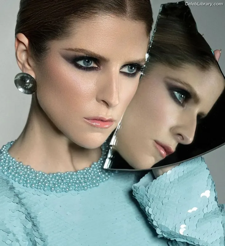 Anna Kendrick photo 4 of 1724