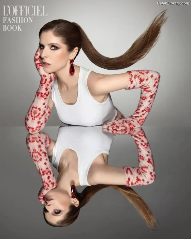 Anna Kendrick photo 6 of 1724