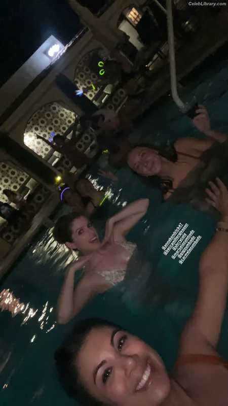 Anna Kendrick photo 12 of 1724
