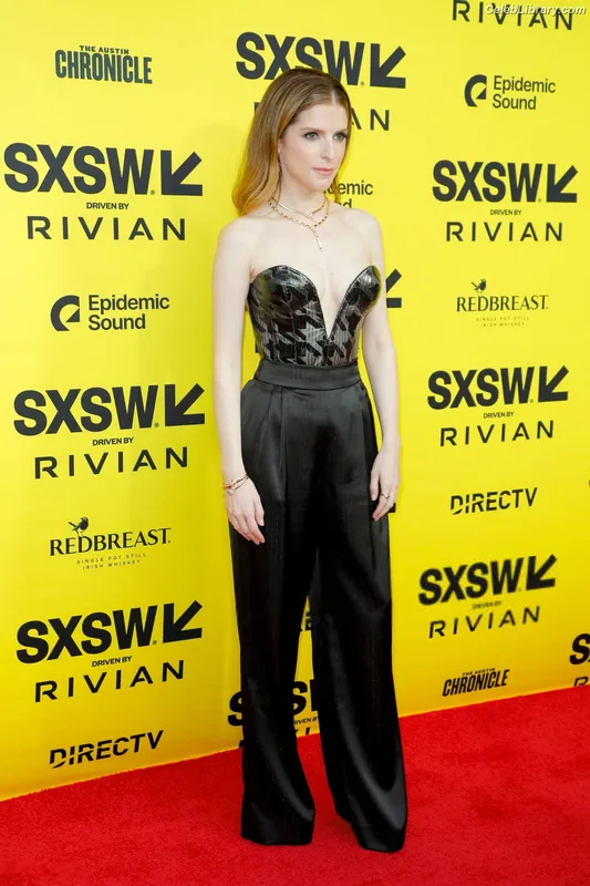 Anna Kendrick photo 8 of 1724
