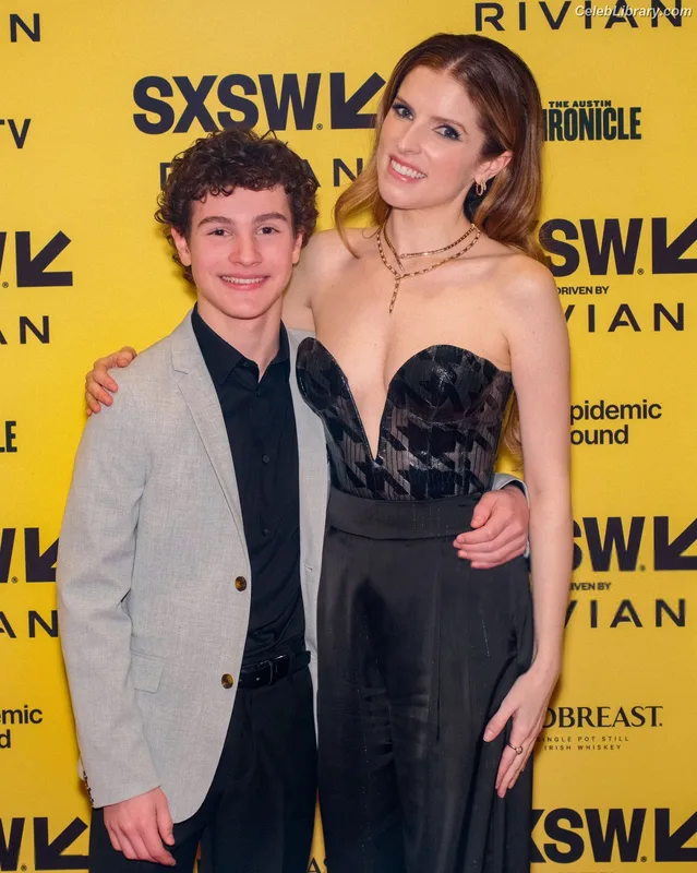Anna Kendrick photo 10 of 1724