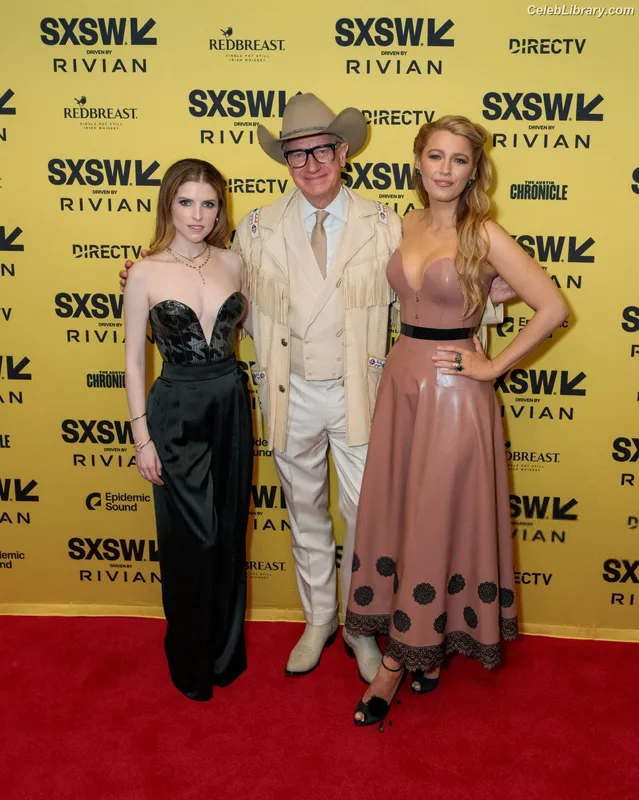 Anna Kendrick photo 14 of 1724