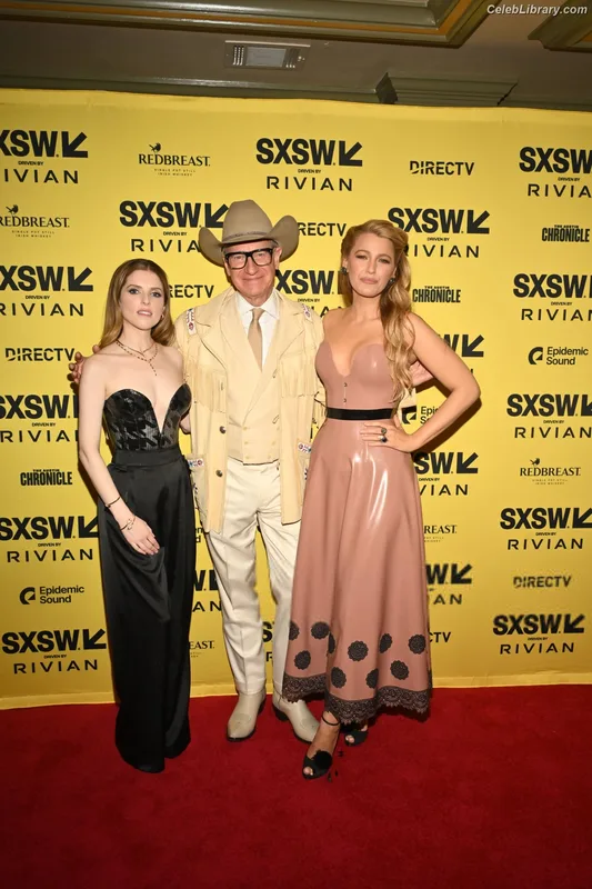 Anna Kendrick photo 15 of 1724