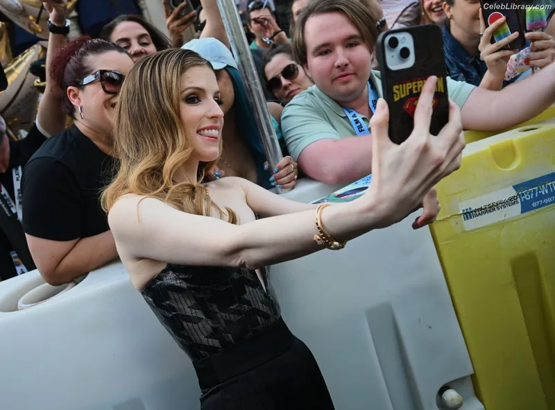Anna Kendrick photo 13 of 1724