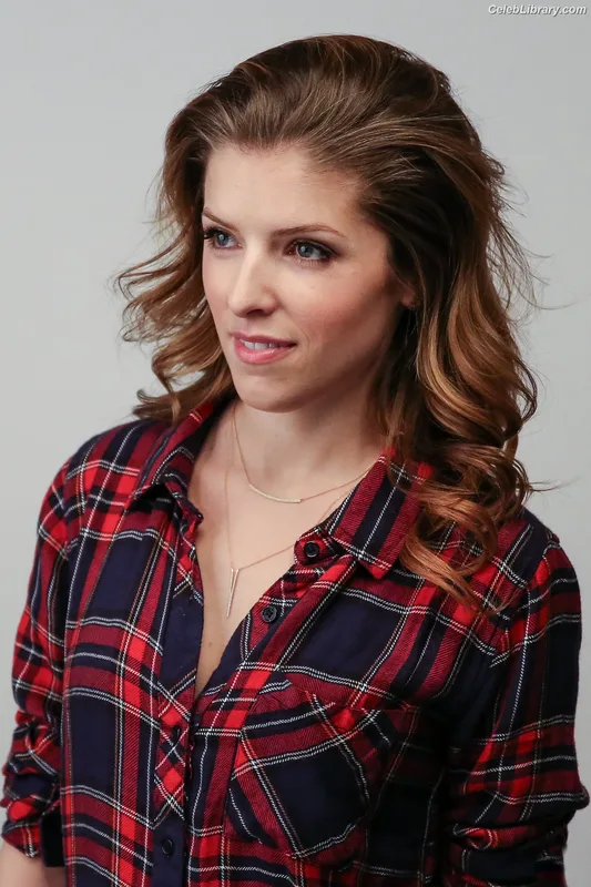 Anna Kendrick photo 6 of 1724