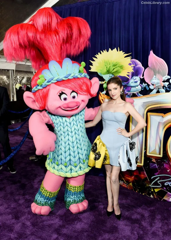 Anna Kendrick photo 5 of 1724