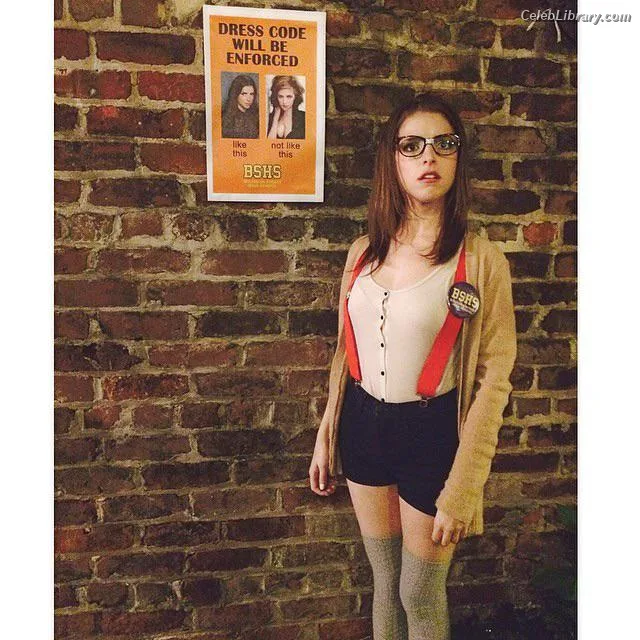 Anna Kendrick photo 12 of 1724