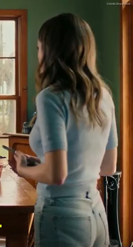 Anna Kendrick photo 12 of 1724