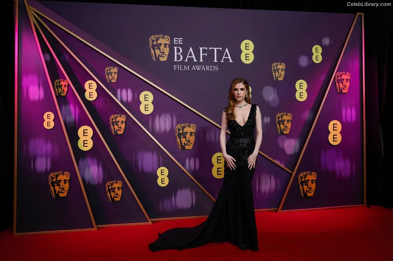 Anna Kendrick photo 8 of 1724