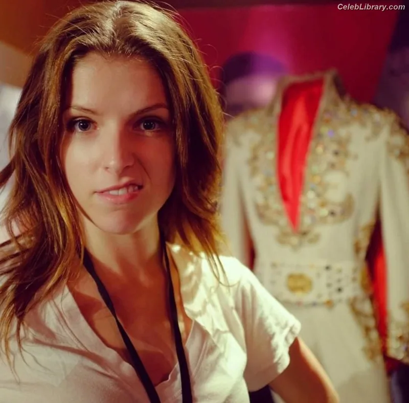 Anna Kendrick photo 22 of 1724