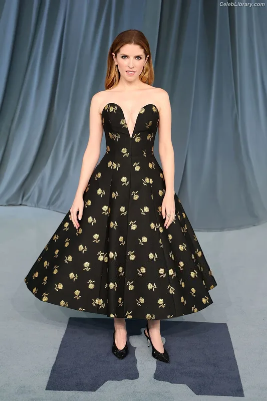 Anna Kendrick photo 17 of 1724