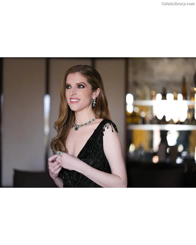 Anna Kendrick photo 19 of 1724