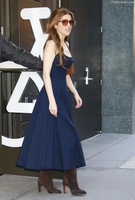 Anna Kendrick photo 6 of 1724