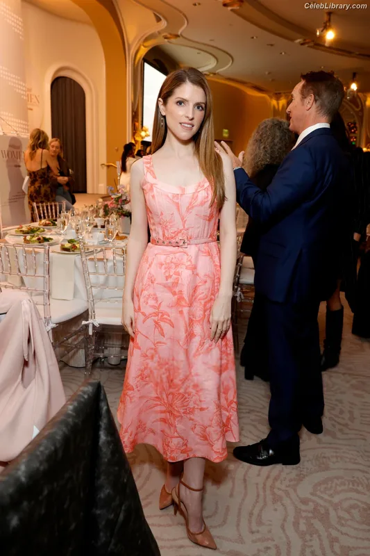 Anna Kendrick photo 12 of 1724