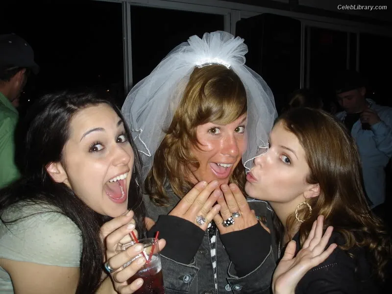 Anna Kendrick photo 4 of 1724