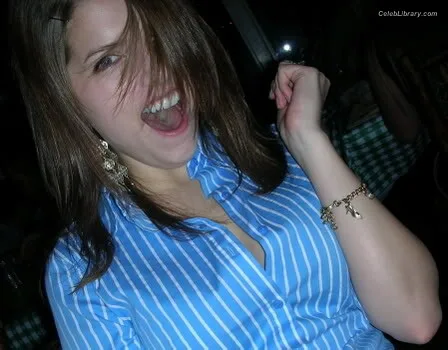 Anna Kendrick photo 6 of 1724