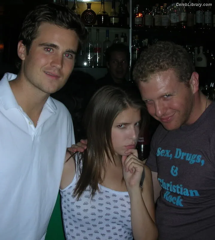 Anna Kendrick photo 12 of 1724