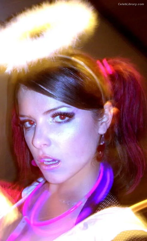 Anna Kendrick photo 5 of 1724