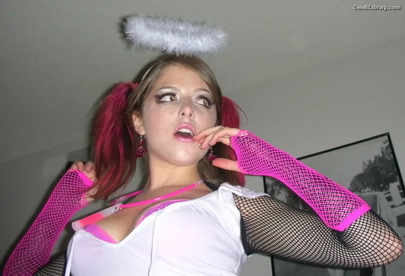Anna Kendrick photo 13 of 1724