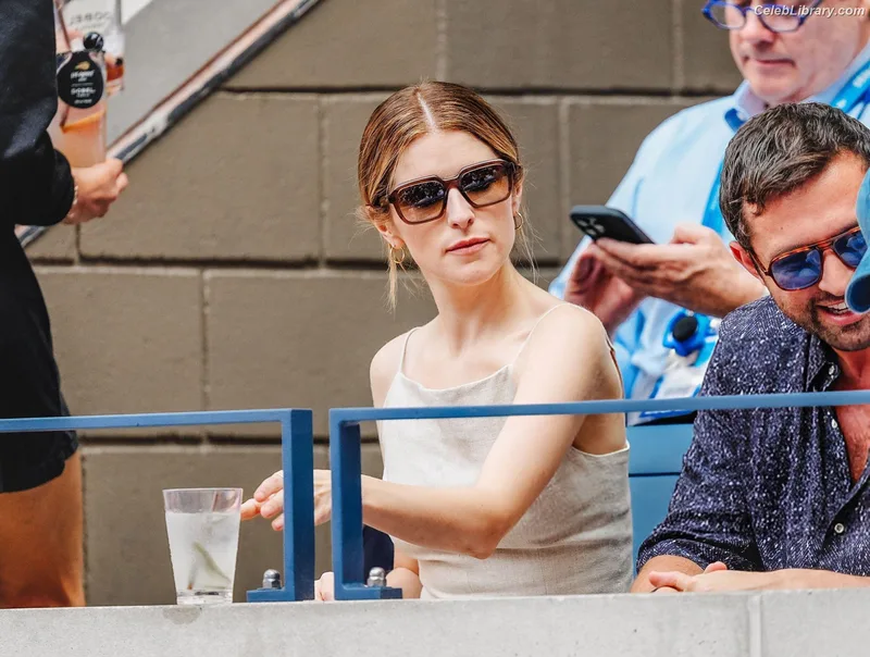 Anna Kendrick photo 18 of 1724