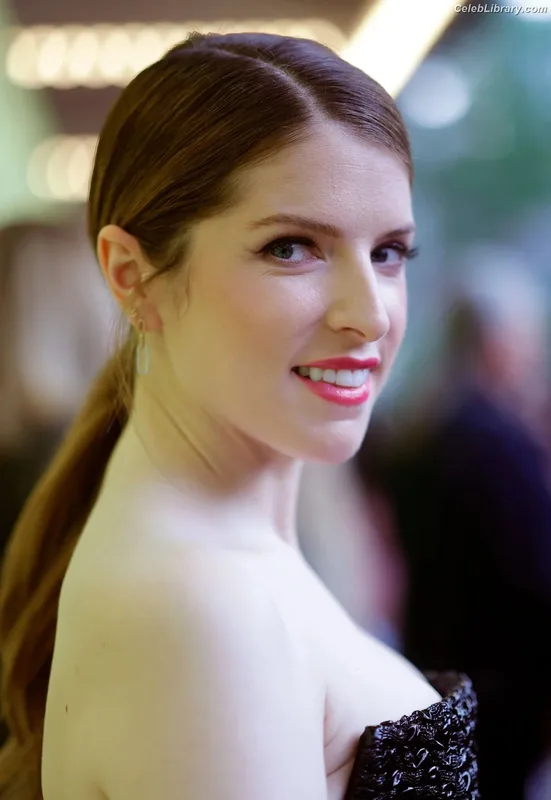 Anna Kendrick photo 22 of 1724