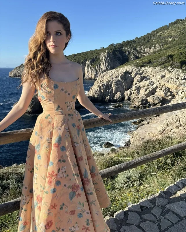 Anna Kendrick photo 14 of 1724