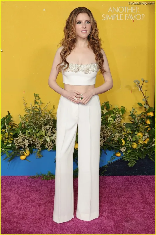 Anna Kendrick photo 4 of 1724