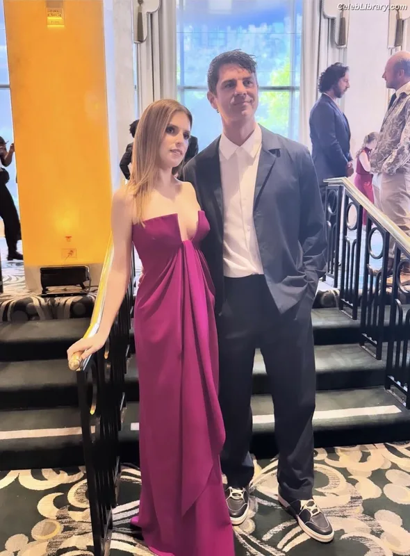 Anna Kendrick photo 7 of 1724