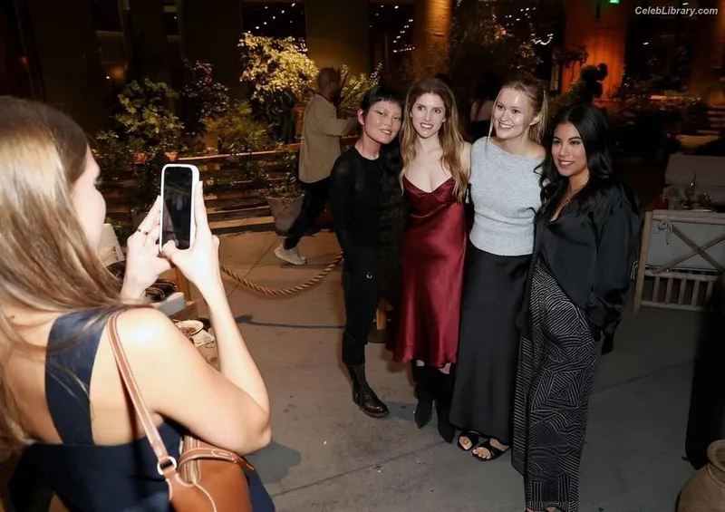 Anna Kendrick photo 15 of 1724