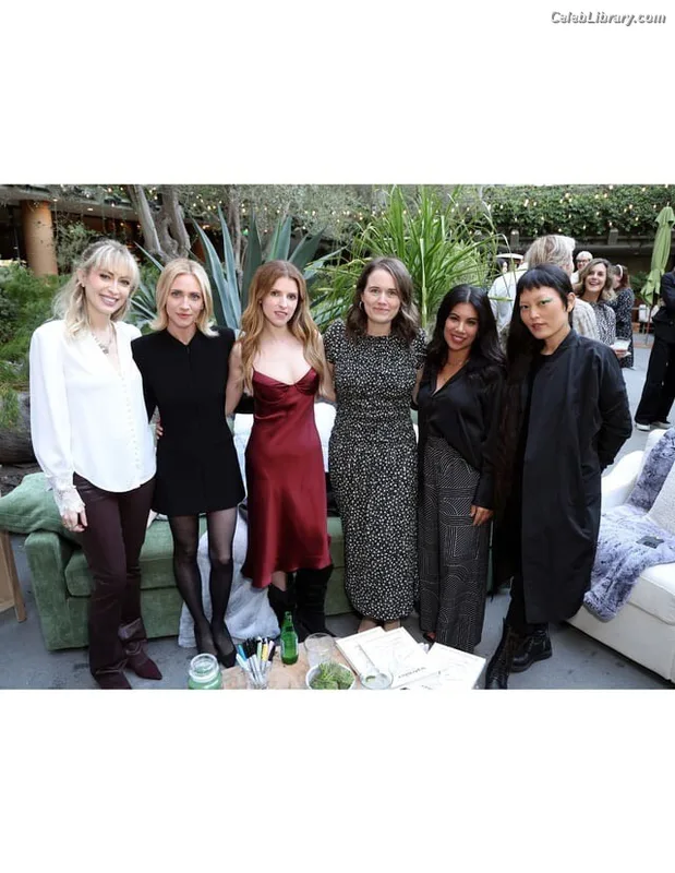 Anna Kendrick photo 20 of 1724