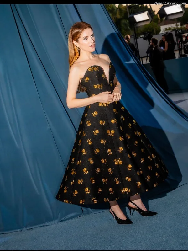 Anna Kendrick photo 5 of 1724