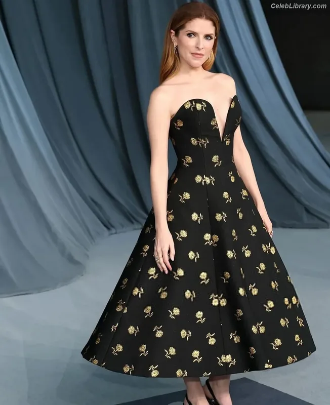 Anna Kendrick photo 9 of 1724