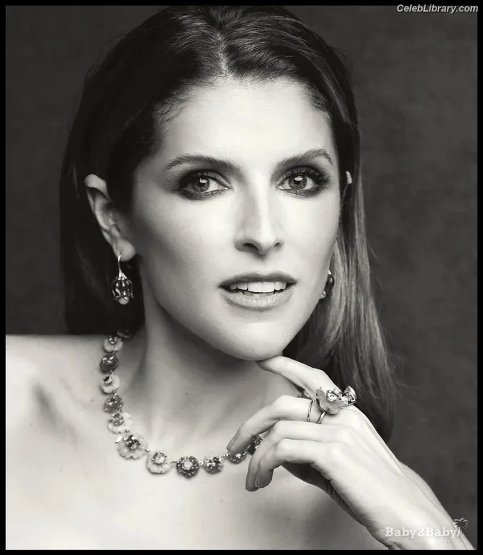 Anna Kendrick photo 17 of 1724