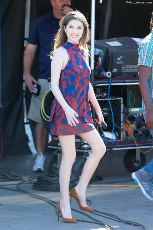 Anna Kendrick photo 18 of 1724