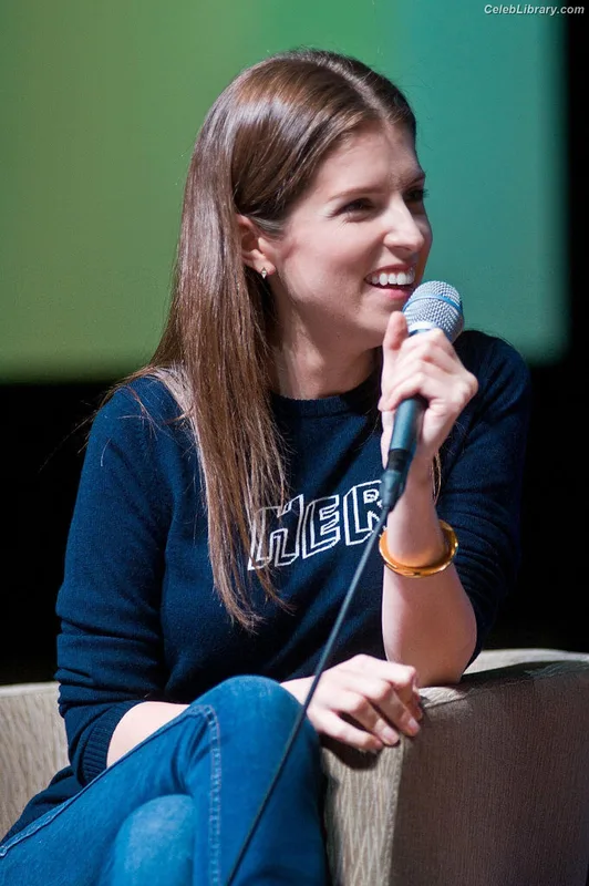 Anna Kendrick photo 24 of 1724