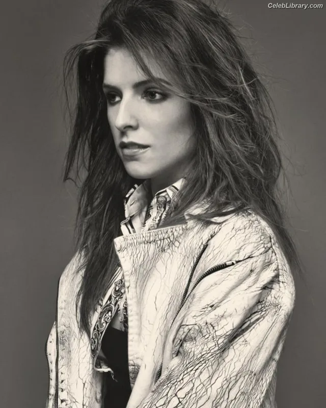 Anna Kendrick photo 19 of 1724