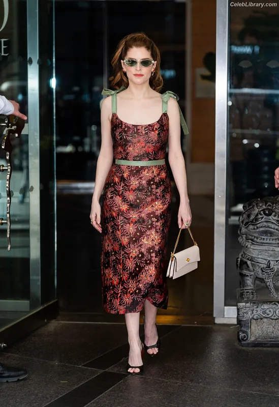 Anna Kendrick photo 3 of 1724