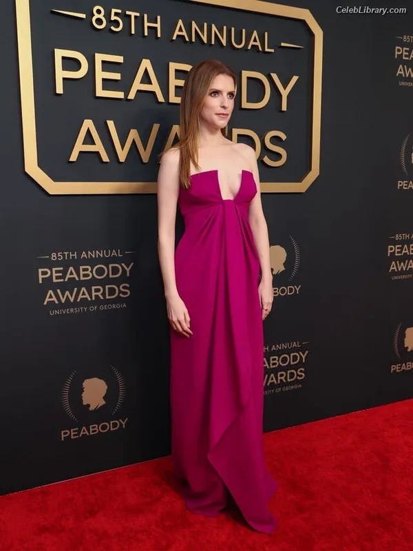 Anna Kendrick photo 10 of 1724