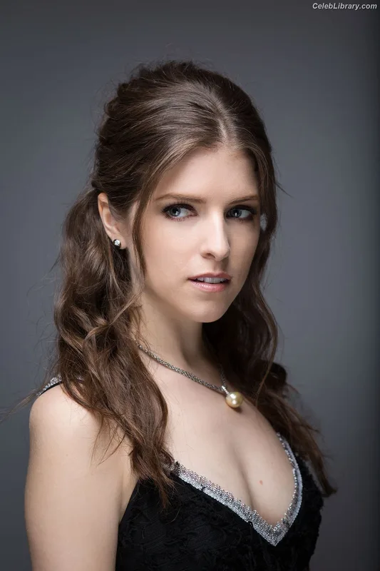 Anna Kendrick photo 19 of 1724
