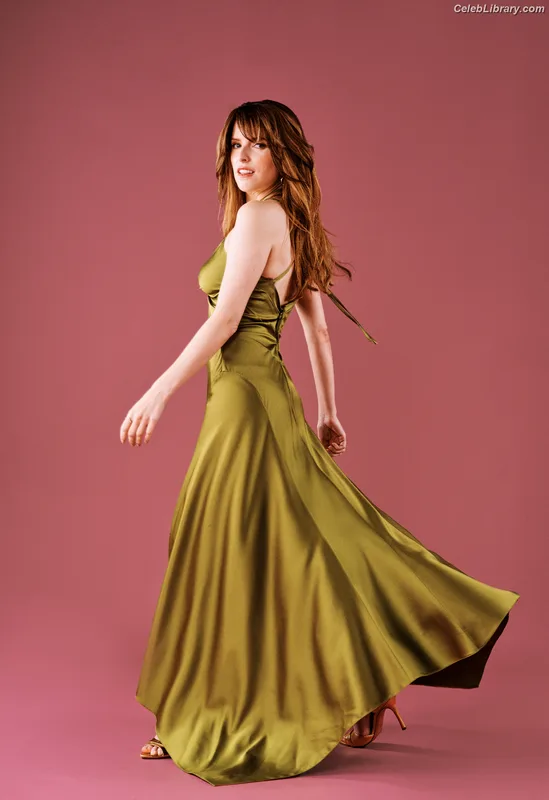 Anna Kendrick photo 1 of 1724