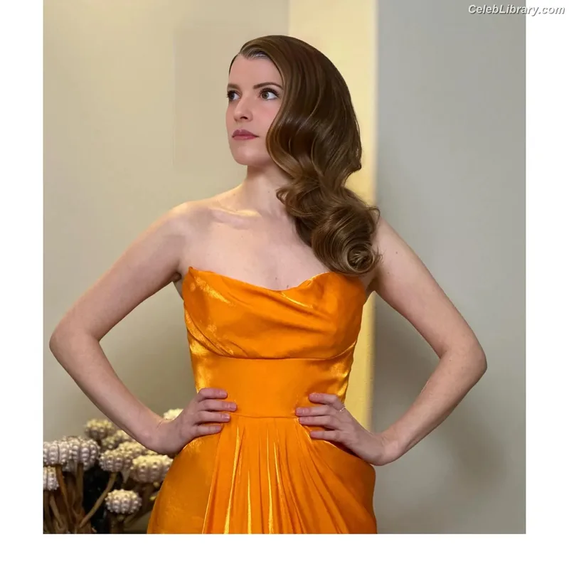 Anna Kendrick photo 12 of 1724