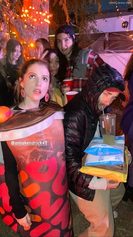 Anna Kendrick photo 13 of 1724