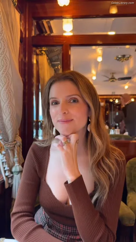 Anna Kendrick photo 23 of 1724