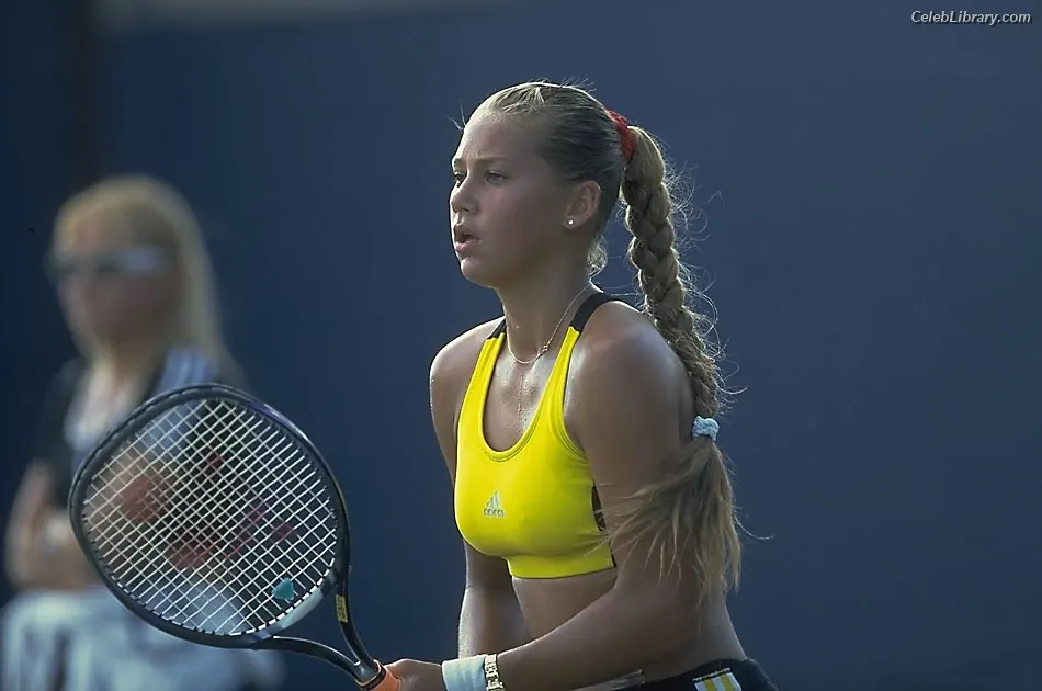 Anna Kournikova photo 16 of 230