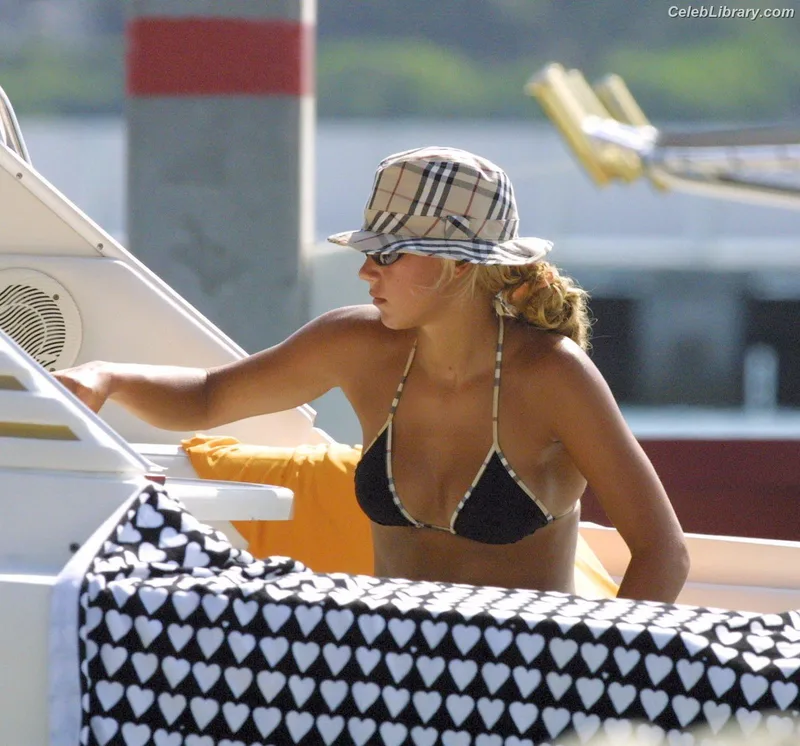 Anna Kournikova photo 2 of 232
